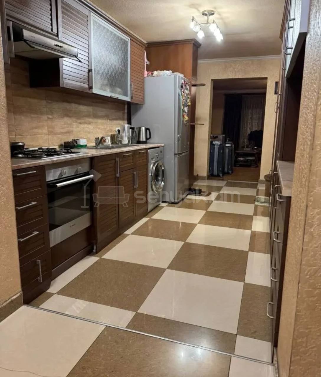 3 Սենյականոց Բնակարան Քարե Շենքում, 72քմ, 1/3 հարկ, Կապիտալ Վերանորոգված, Կահավորված