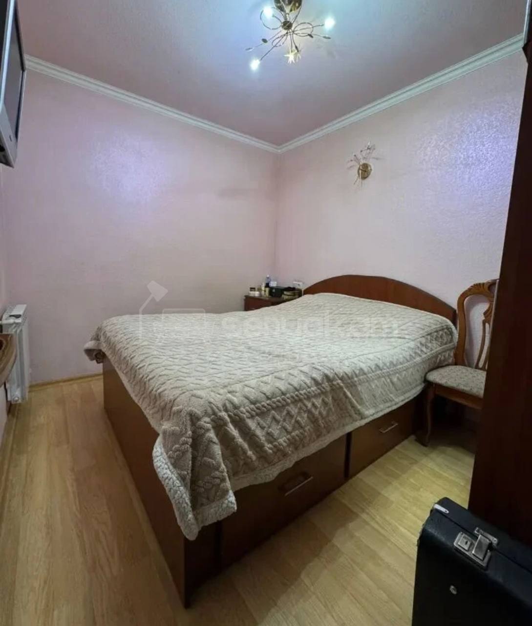 3 Սենյականոց Բնակարան Քարե Շենքում, 72քմ, 1/3 հարկ, Կապիտալ Վերանորոգված, Կահավորված