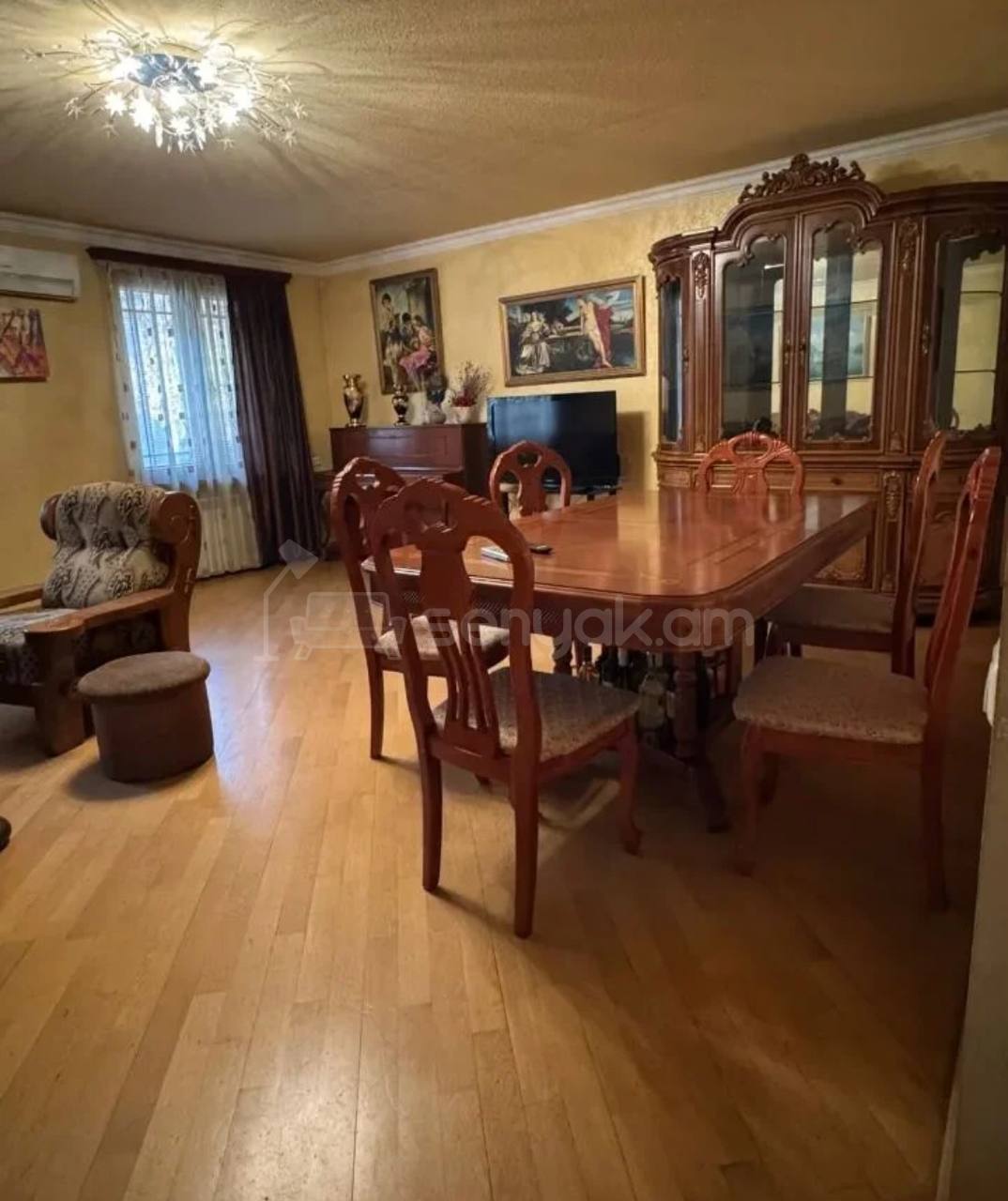 3 Սենյականոց Բնակարան Քարե Շենքում, 72քմ, 1/3 հարկ, Կապիտալ Վերանորոգված, Կահավորված