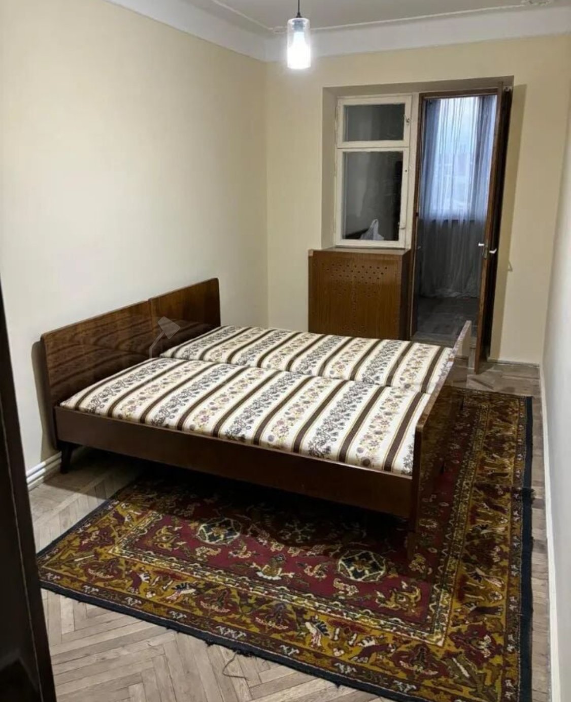 2 Սենյականոց Բնակարան Քարե Շենքում, 60քմ, 4/5 հարկ, Նորմալ Վիճակում, Կահավորված