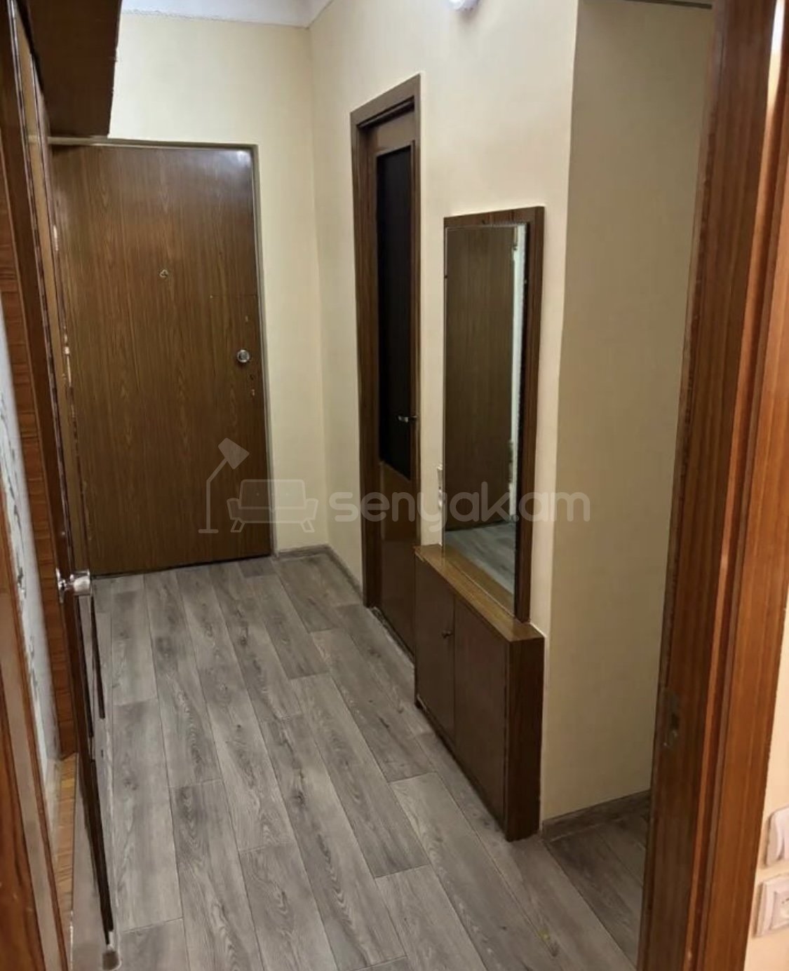 2 Սենյականոց Բնակարան Քարե Շենքում, 60քմ, 4/5 հարկ, Նորմալ Վիճակում, Կահավորված