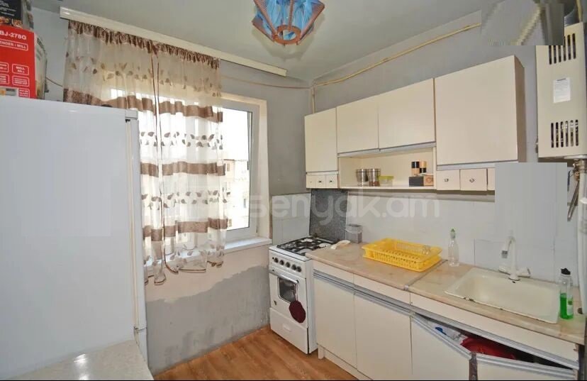 2 Սենյականոց Բնակարան, 49քմ, 5/5 հարկ, Նորմալ Վիճակում