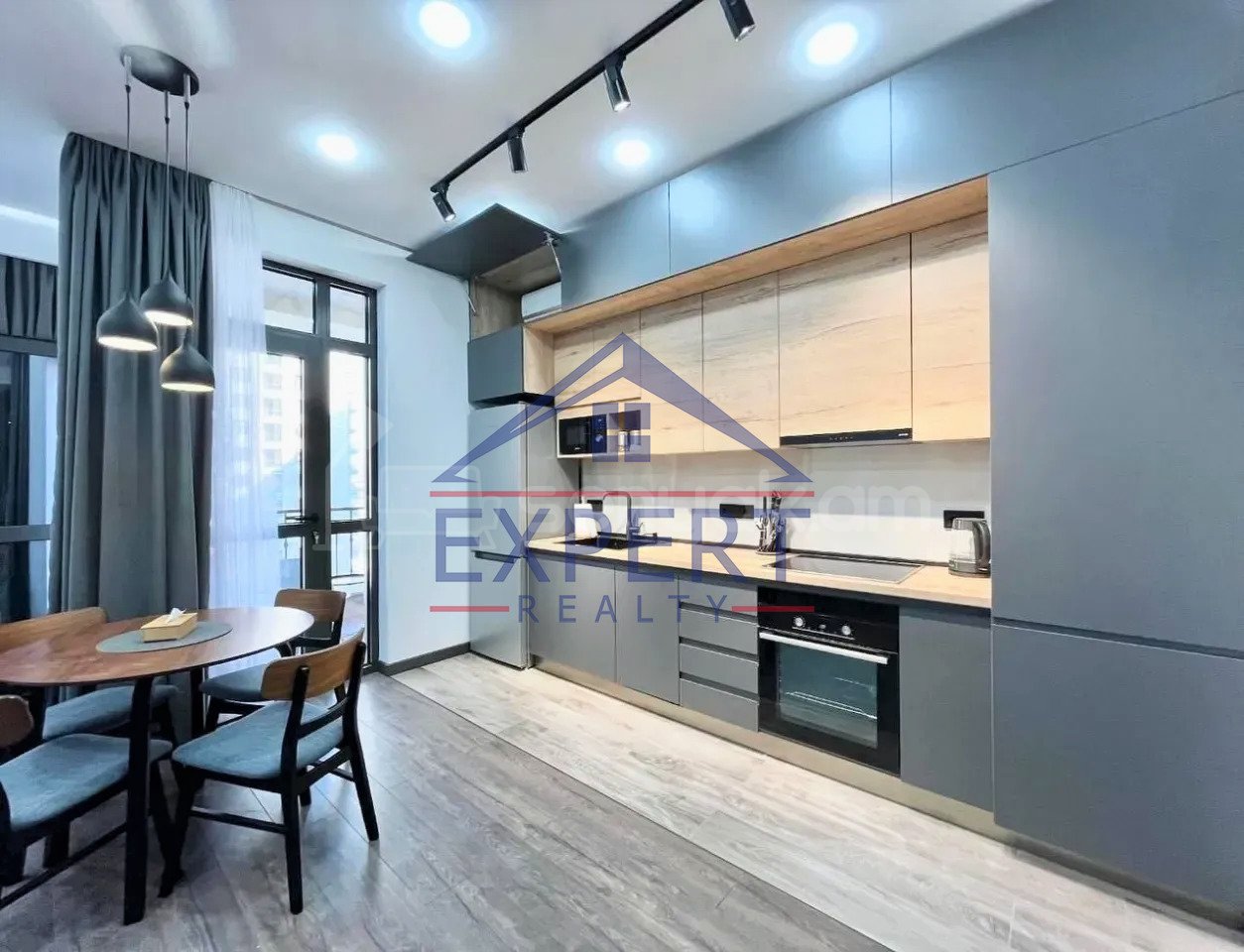 2 Սենյականոց Բնակարան Նորակառույցում, 70քմ, 8/18 հարկ, Դիզայներական Վերանորոգված, Կահավորված, Արևկող