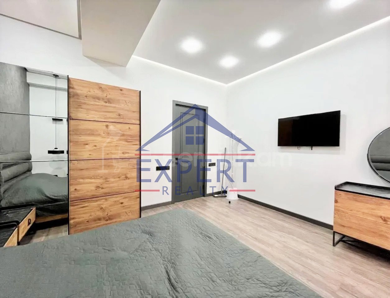 2 Սենյականոց Բնակարան Նորակառույցում, 70քմ, 8/18 հարկ, Դիզայներական Վերանորոգված, Կահավորված, Արևկող