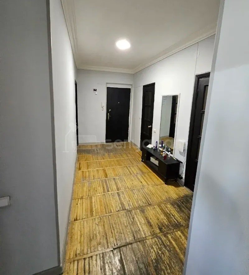 3 Սենյականոց Բնակարան, 100քմ, 9/13 հարկ, Նորմալ Վիճակում