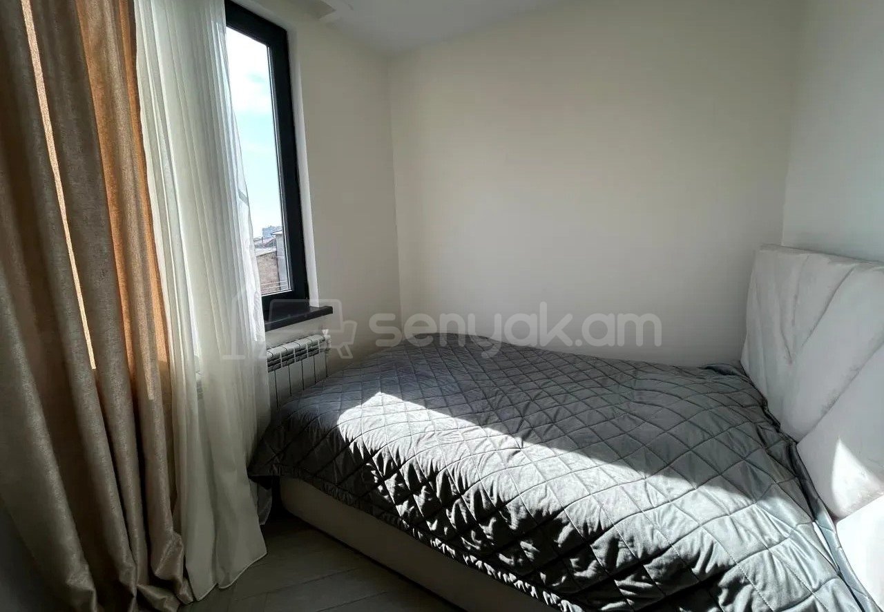 3 Սենյականոց Բնակարան Քարե Շենքում, 70քմ, 4/6 հարկ, Կապիտալ Վերանորոգված