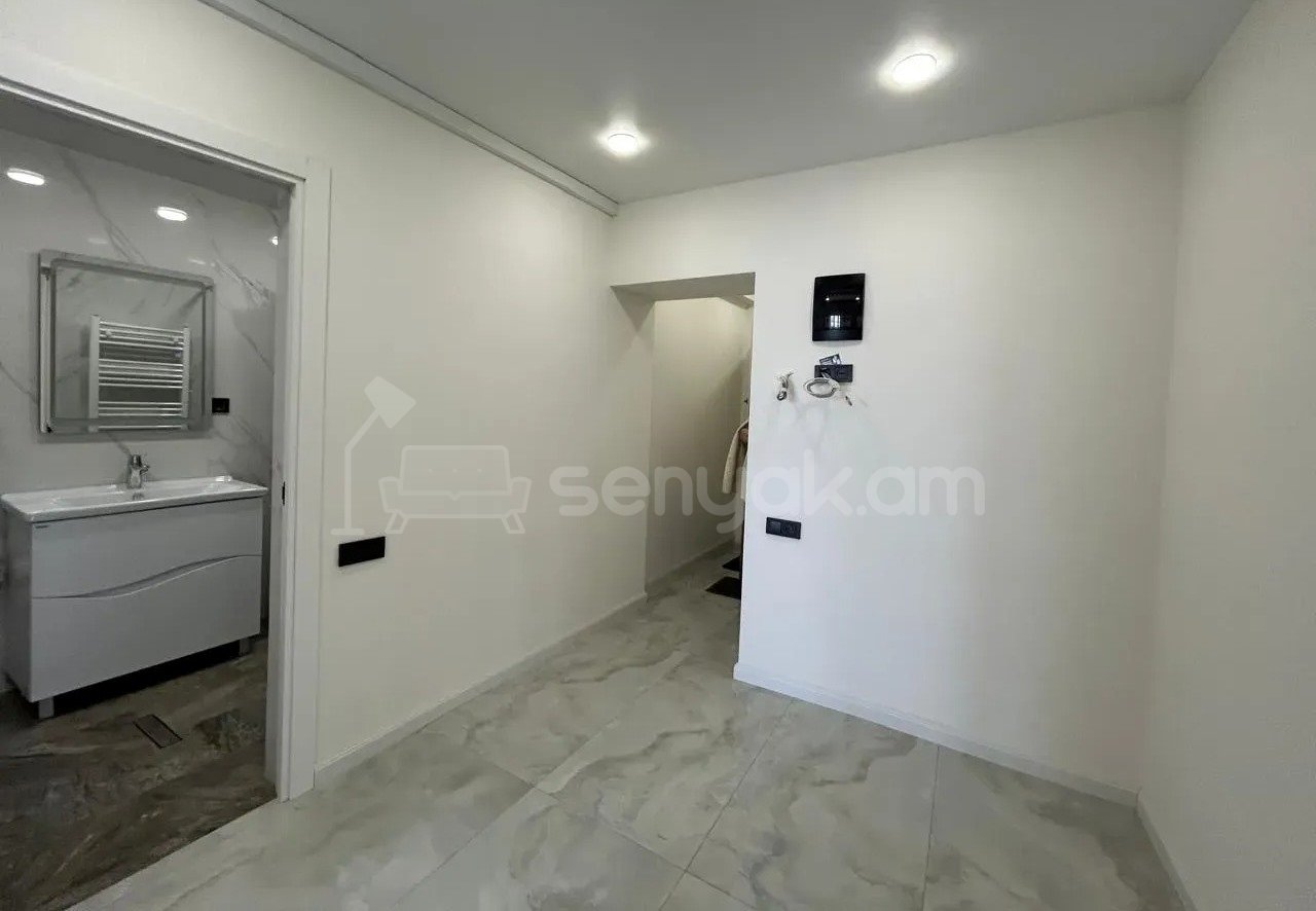 3 Սենյականոց Բնակարան Քարե Շենքում, 70քմ, 4/6 հարկ, Կապիտալ Վերանորոգված