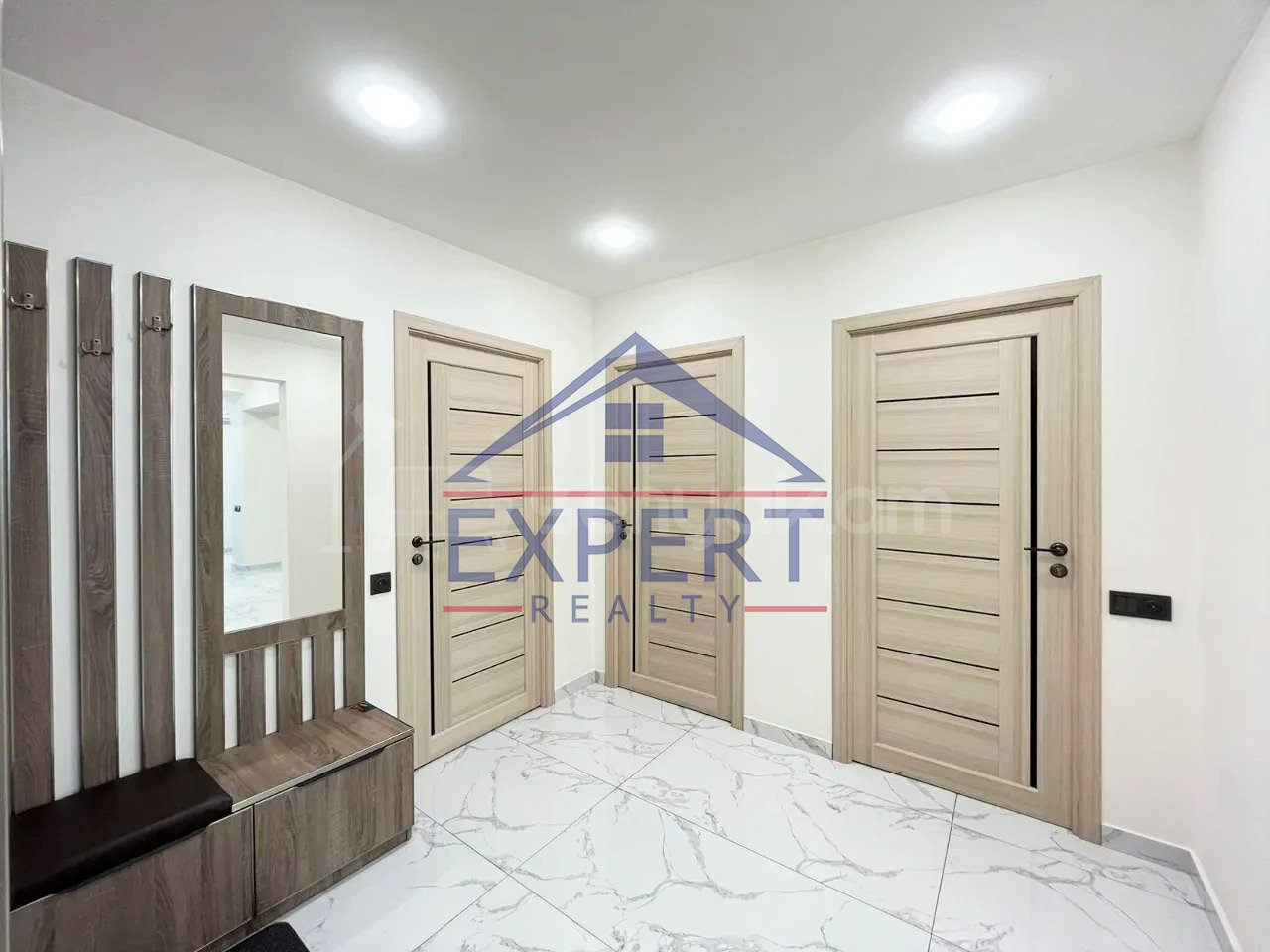 3 Սենյականոց Բնակարան, 91քմ, 9/9 հարկ, Դիզայներական Վերանորոգված, Կահավորված, Արևկող