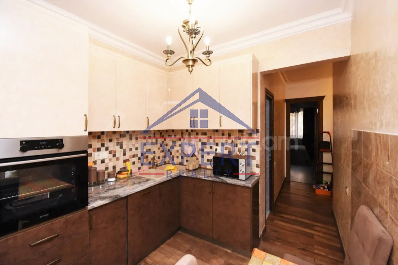 3 Սենյականոց Բնակարան Քարե Շենքում, 83քմ, 2/4 հարկ, Կապիտալ Վերանորոգված, Կահավորված, Արևկող