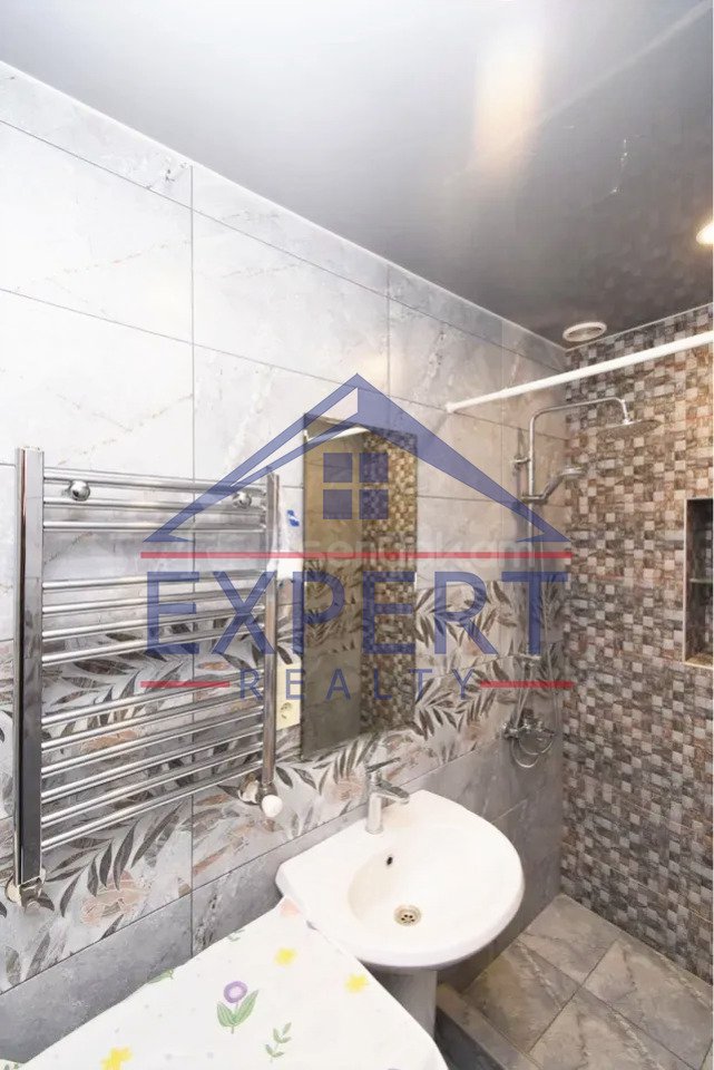 3 Սենյականոց Բնակարան Քարե Շենքում, 83քմ, 2/4 հարկ, Կապիտալ Վերանորոգված, Կահավորված, Արևկող