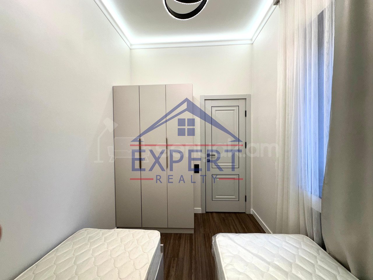 3 Սենյականոց Բնակարան Քարե Շենքում, 58քմ, 3/5 հարկ, Դիզայներական Վերանորոգված, Կահավորված, Արևկող