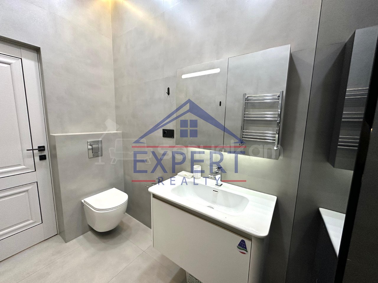 3 Սենյականոց Բնակարան Քարե Շենքում, 58քմ, 3/5 հարկ, Դիզայներական Վերանորոգված, Կահավորված, Արևկող