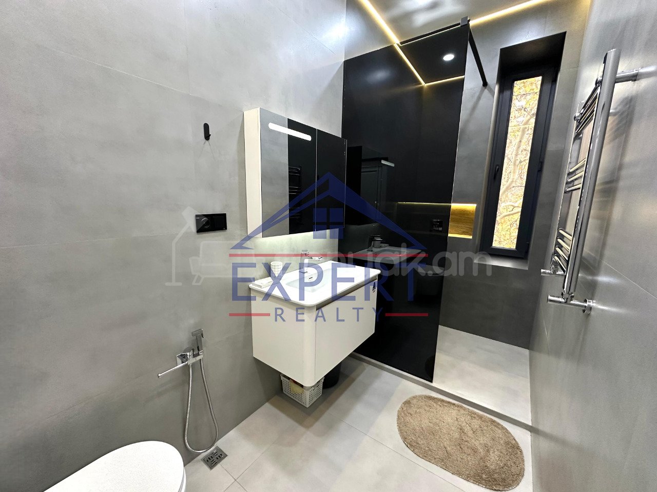 3 Սենյականոց Բնակարան Քարե Շենքում, 58քմ, 3/5 հարկ, Դիզայներական Վերանորոգված, Կահավորված, Արևկող