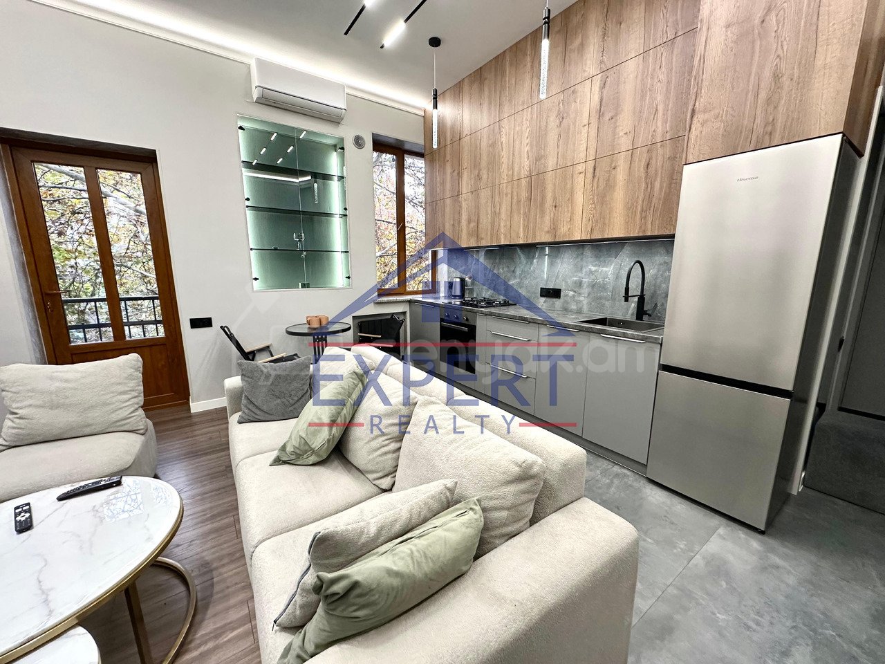 3 Սենյականոց Բնակարան Քարե Շենքում, 58քմ, 3/5 հարկ, Դիզայներական Վերանորոգված, Կահավորված, Արևկող