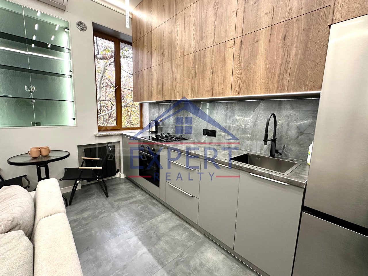 3 Սենյականոց Բնակարան Քարե Շենքում, 58քմ, 3/5 հարկ, Դիզայներական Վերանորոգված, Կահավորված, Արևկող