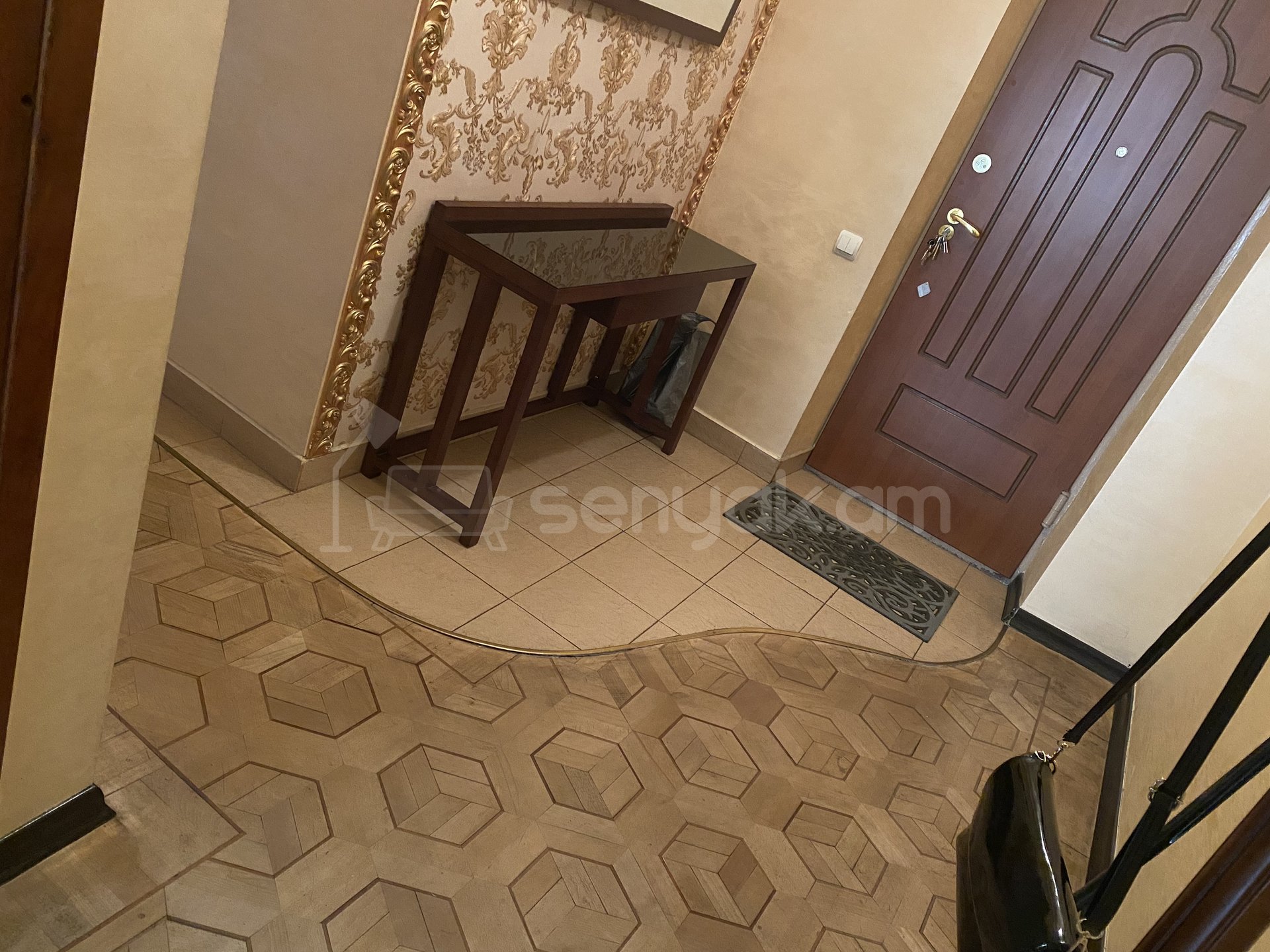 3 Սենյականոց Բնակարան Քարե Շենքում, 80քմ, 3/5 հարկ, Կապիտալ Վերանորոգված, Կահավորված, Արևկող