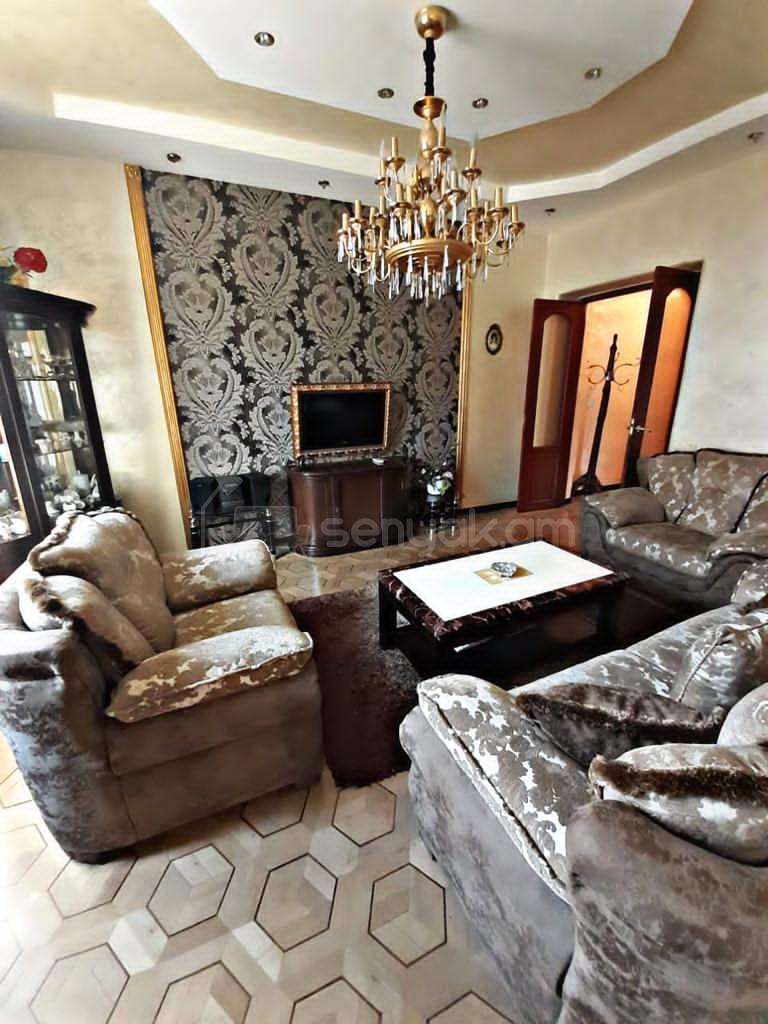 3 Սենյականոց Բնակարան Քարե Շենքում, 80քմ, 3/5 հարկ, Կապիտալ Վերանորոգված, Կահավորված, Արևկող