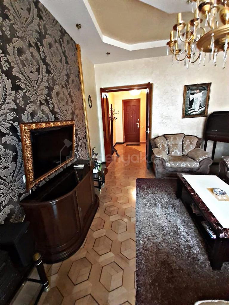 3 Սենյականոց Բնակարան Քարե Շենքում, 80քմ, 3/5 հարկ, Կապիտալ Վերանորոգված, Կահավորված, Արևկող