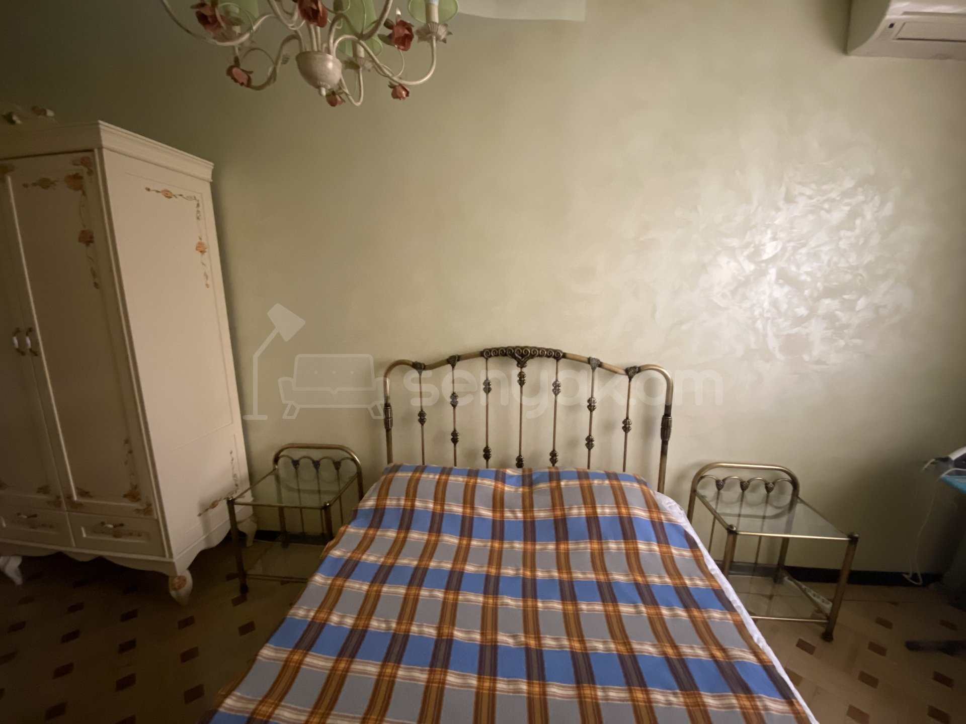 3 Սենյականոց Բնակարան Քարե Շենքում, 80քմ, 3/5 հարկ, Կապիտալ Վերանորոգված, Կահավորված, Արևկող