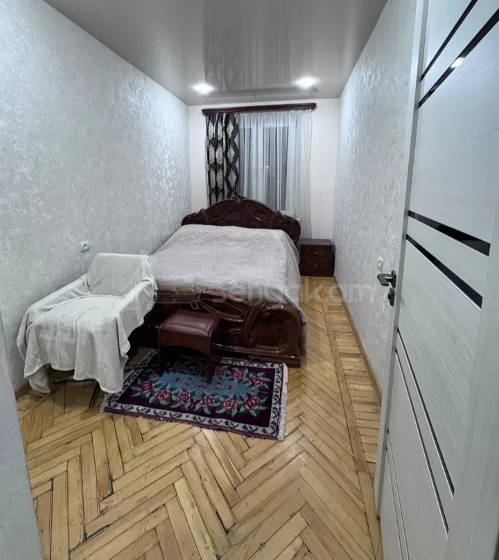 3 Սենյականոց Բնակարան Քարե Շենքում, 77քմ, 3/5 հարկ, Կապիտալ Վերանորոգված, Կահավորված, Արևկող