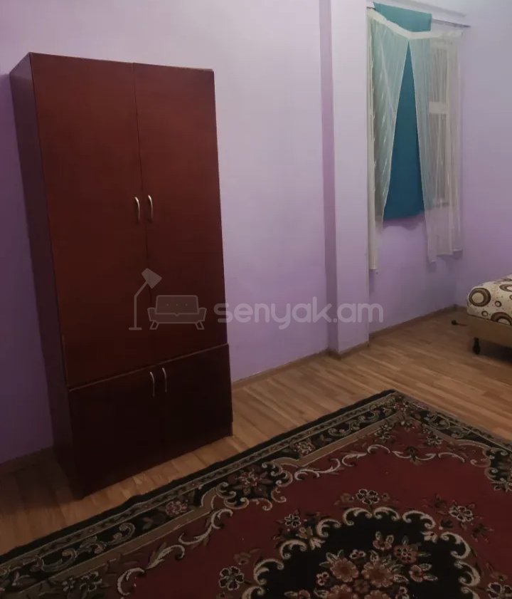 2 Սենյականոց Բնակարան Քարե Շենքում, 35քմ, 1/1 հարկ, Նորմալ Վիճակում, Կահավորված, Արևկող