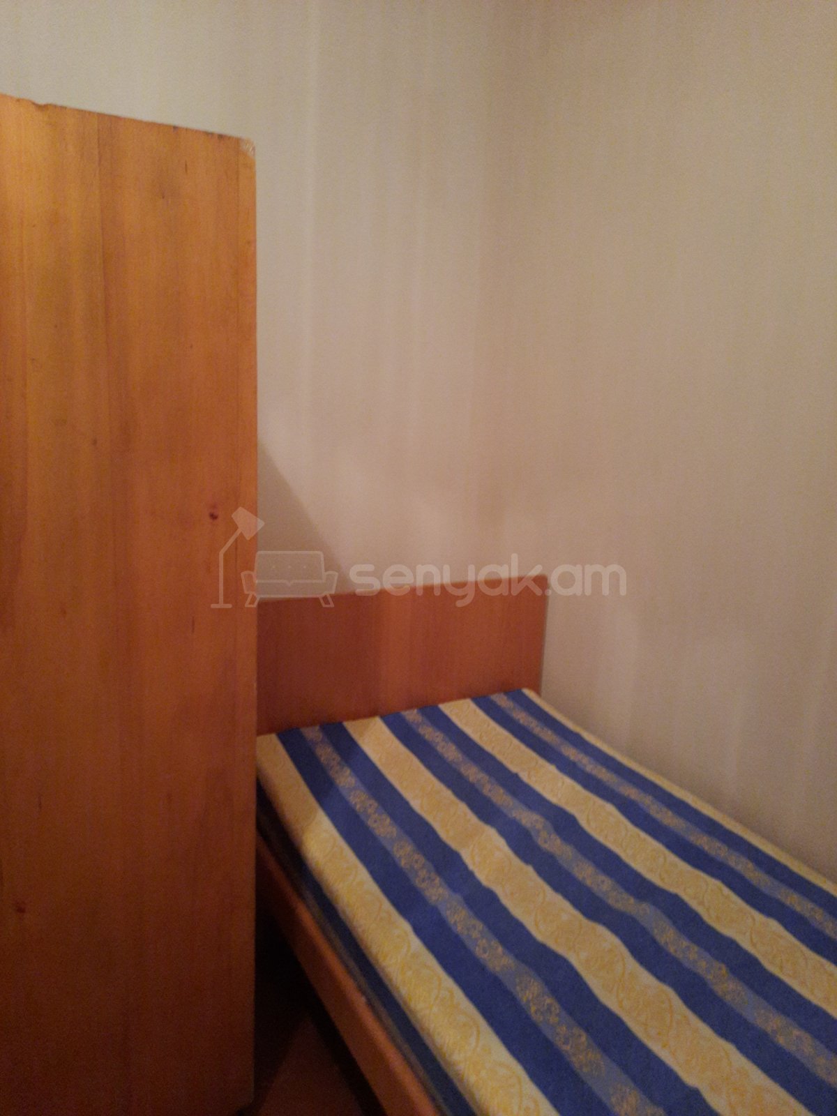 2 Սենյականոց Բնակարան Քարե Շենքում, 40քմ, 1/1 հարկ, Նորմալ Վիճակում, Կահավորված