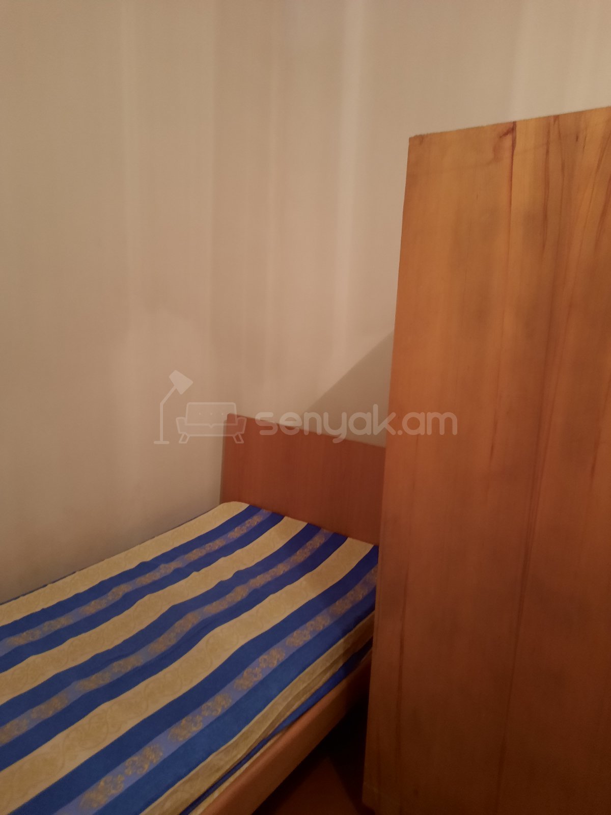 2 Սենյականոց Բնակարան Քարե Շենքում, 40քմ, 1/1 հարկ, Նորմալ Վիճակում, Կահավորված