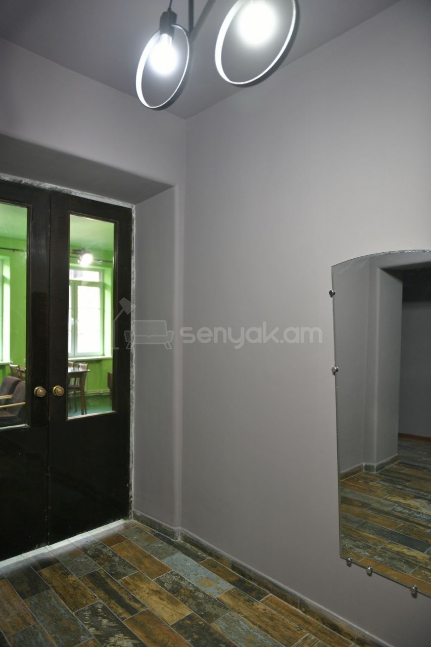 2 Սենյականոց Բնակարան Քարե Շենքում, 80քմ, 2/5 հարկ, Կապիտալ Վերանորոգված, Կահավորված, Արևկող