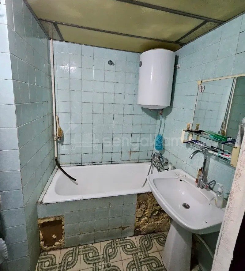 3 Սենյականոց Բնակարան, 100քմ, 9/13 հարկ, Նորմալ Վիճակում