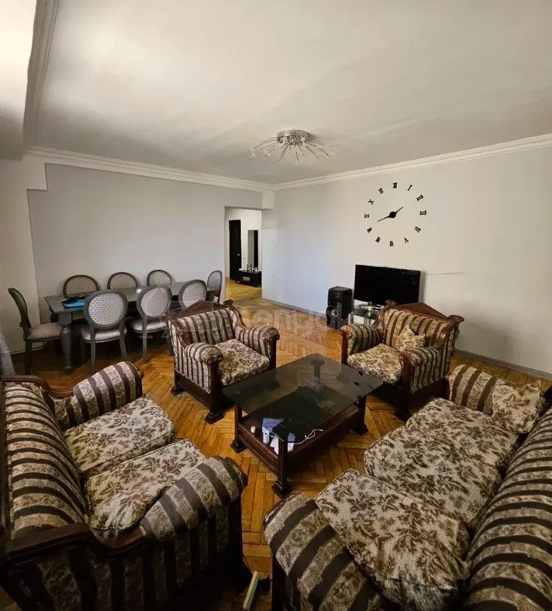 3 Սենյականոց Բնակարան, 100քմ, 9/13 հարկ, Նորմալ Վիճակում