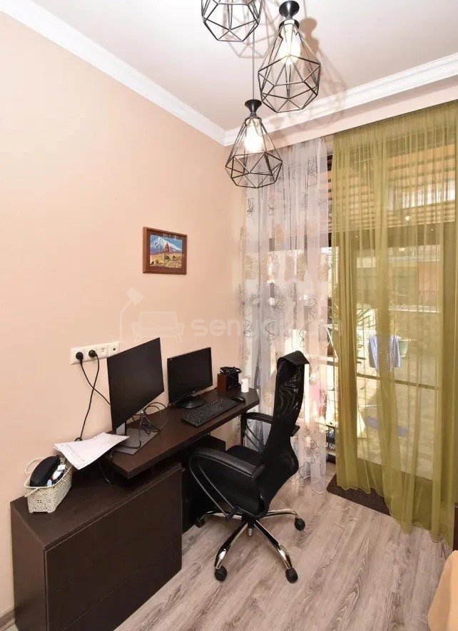 4 Սենյականոց Բնակարան Նորակառույցում, 150քմ, 3/5 հարկ, Կապիտալ Վերանորոգված