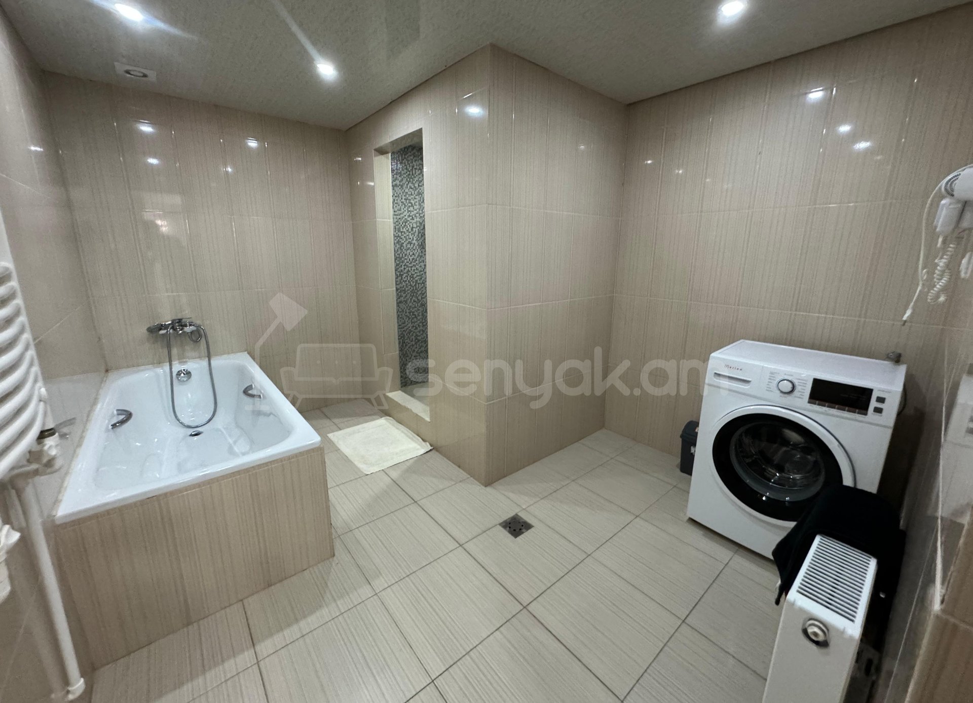 8 Սենյականոց Շքեղ Առանձնատուն, 300քմ, Լողավազանով