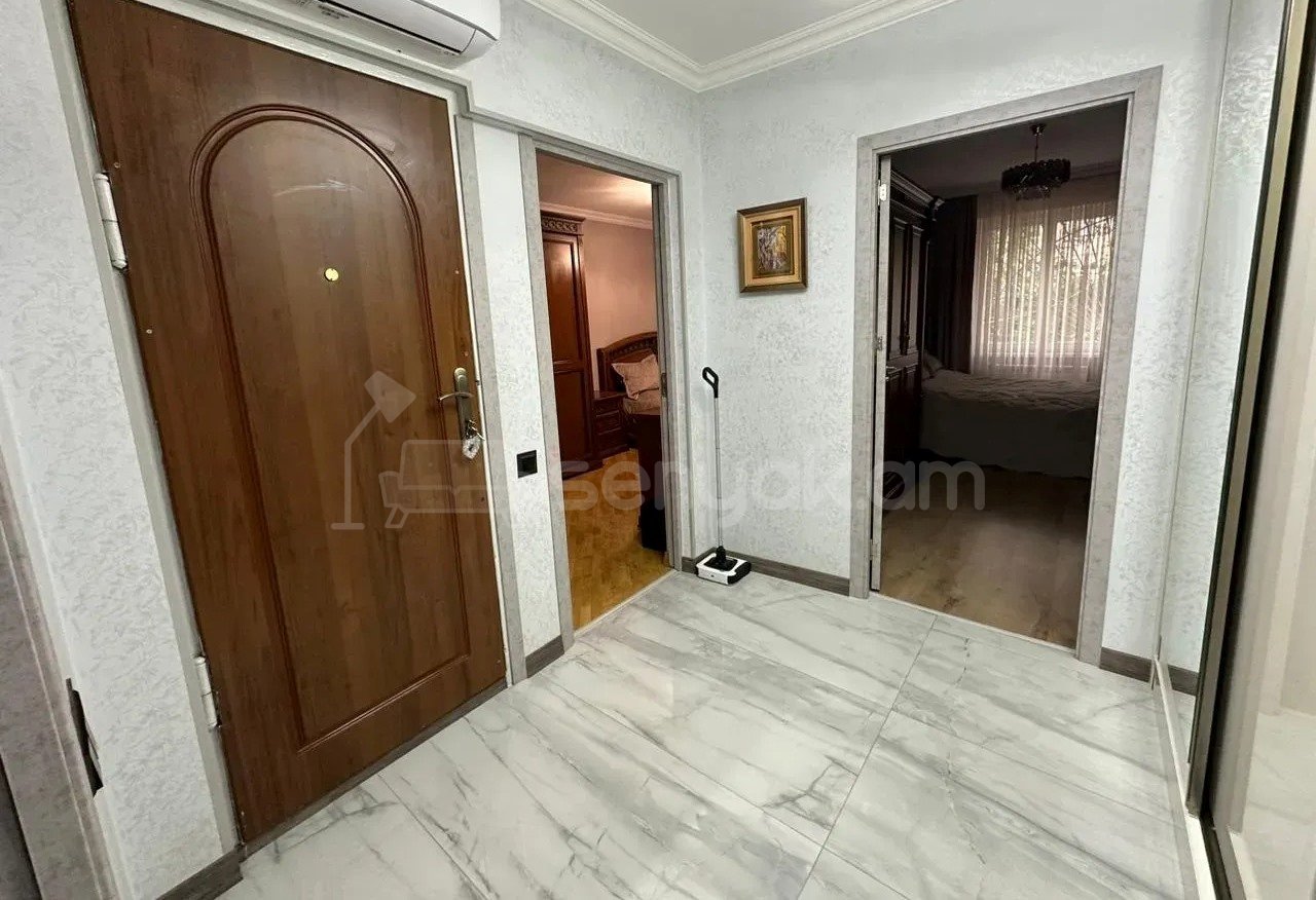 3 Սենյականոց Բնակարան Քարե Շենքում, 65քմ, 1/5 հարկ, Կապիտալ Վերանորոգված