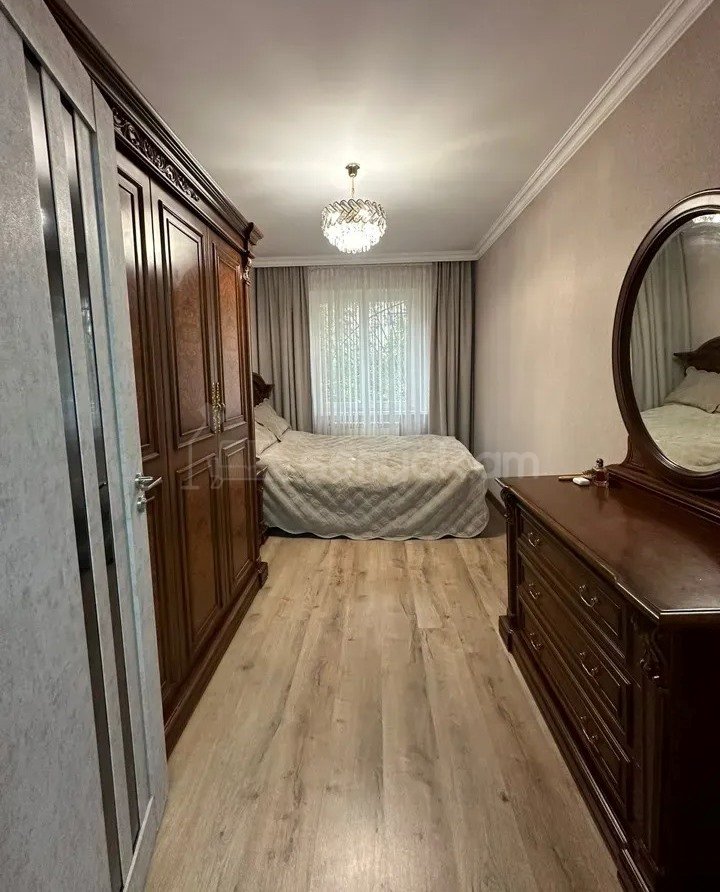 3 Սենյականոց Բնակարան Քարե Շենքում, 65քմ, 1/5 հարկ, Նորմալ Վիճակում