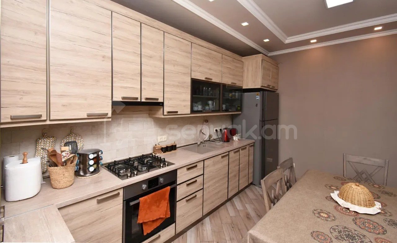 4 Սենյականոց Բնակարան, 150քմ, 3/5 հարկ, Կապիտալ Վերանորոգված