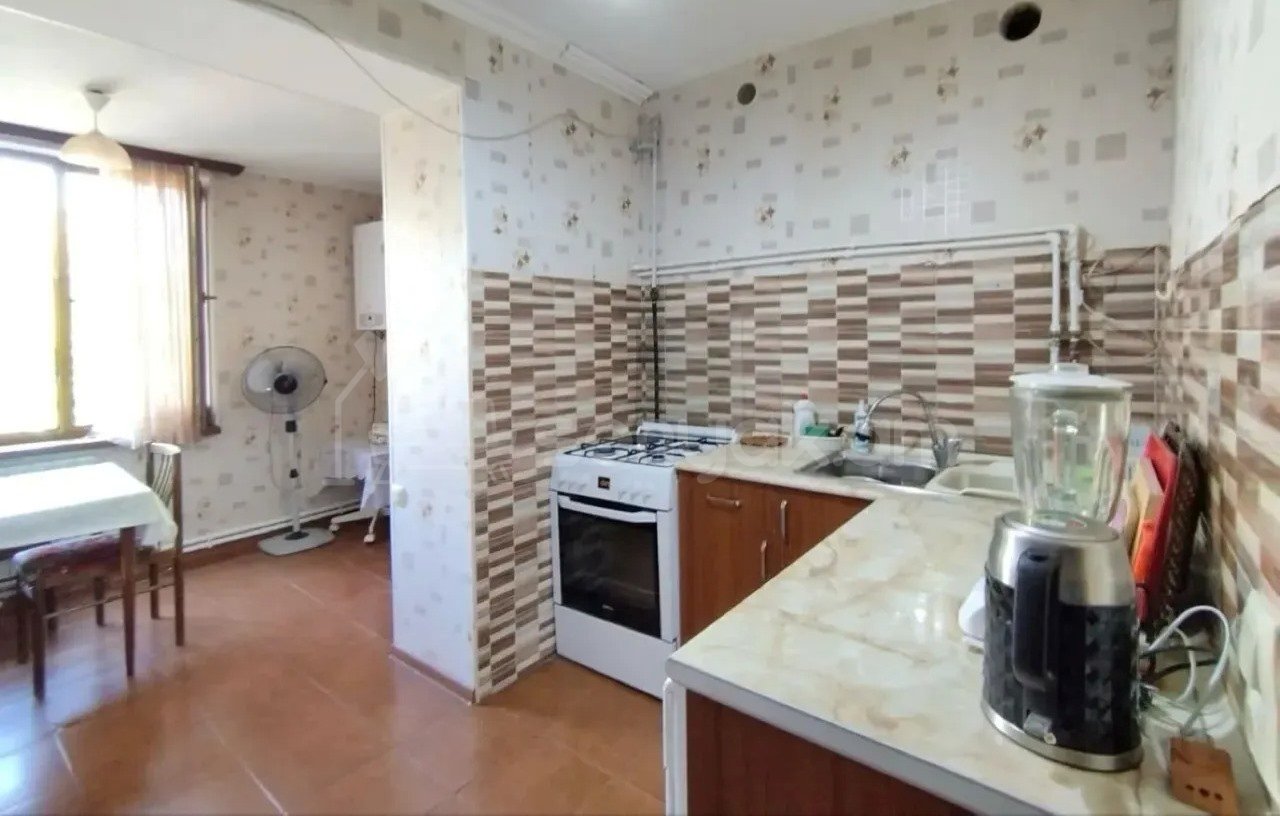 4 Սենյականոց Բնակարան Քարե Շենքում, 78քմ, 3/4 հարկ, Կապիտալ Վերանորոգված