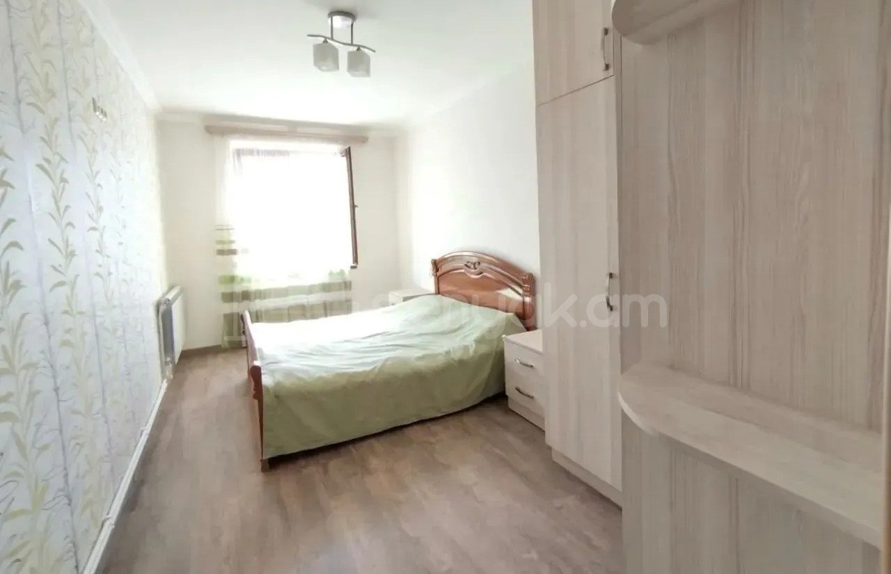 4 Սենյականոց Բնակարան Քարե Շենքում, 78քմ, 3/4 հարկ, Կապիտալ Վերանորոգված