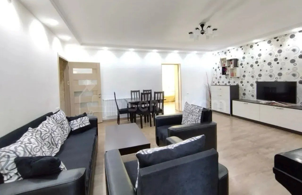 4 Սենյականոց Բնակարան Քարե Շենքում, 78քմ, 3/4 հարկ, Կապիտալ Վերանորոգված