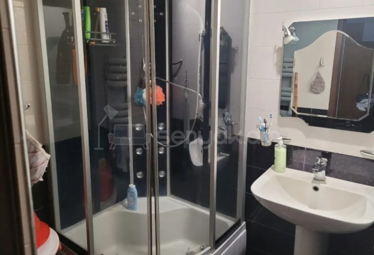 3 Սենյականոց Բնակարան Քարե Շենքում, 86քմ, 3/5 հարկ, Կոսմետիկ Վերանորոգված