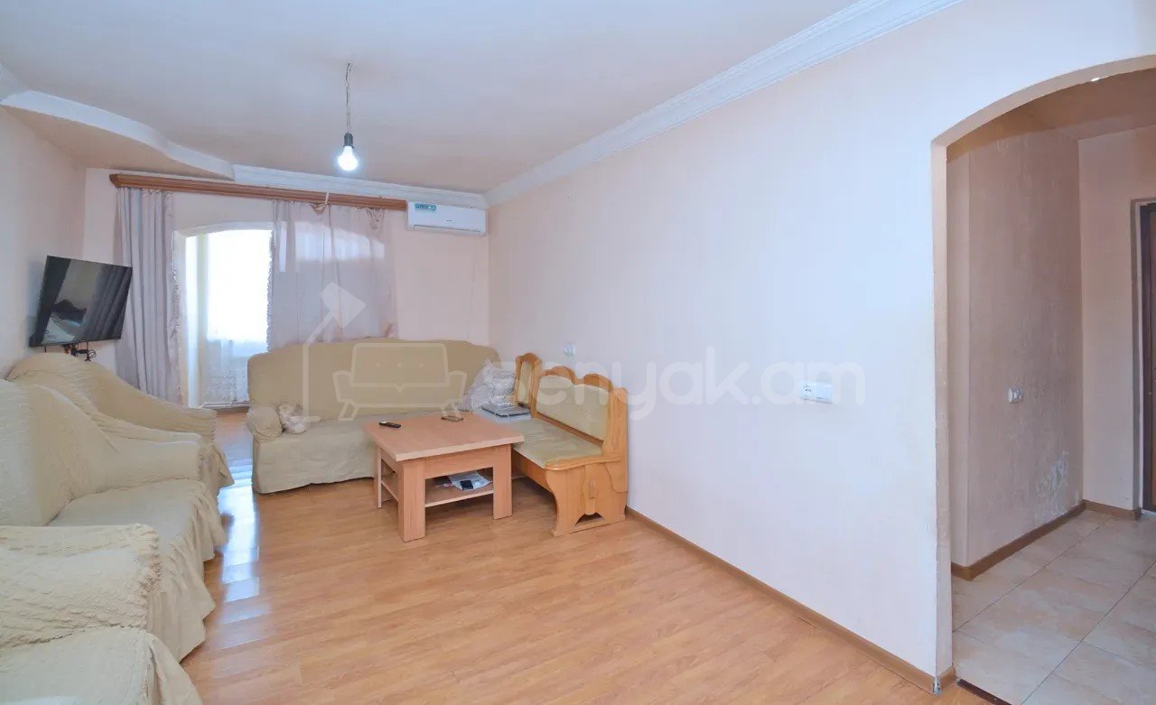 2 Սենյականոց Բնակարան Քարե Շենքում, 55քմ, 5/5 հարկ, Նորմալ Վիճակում