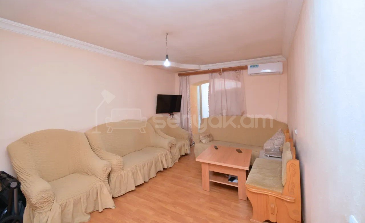 2 Սենյականոց Բնակարան Քարե Շենքում, 55քմ, 5/5 հարկ, Նորմալ Վիճակում