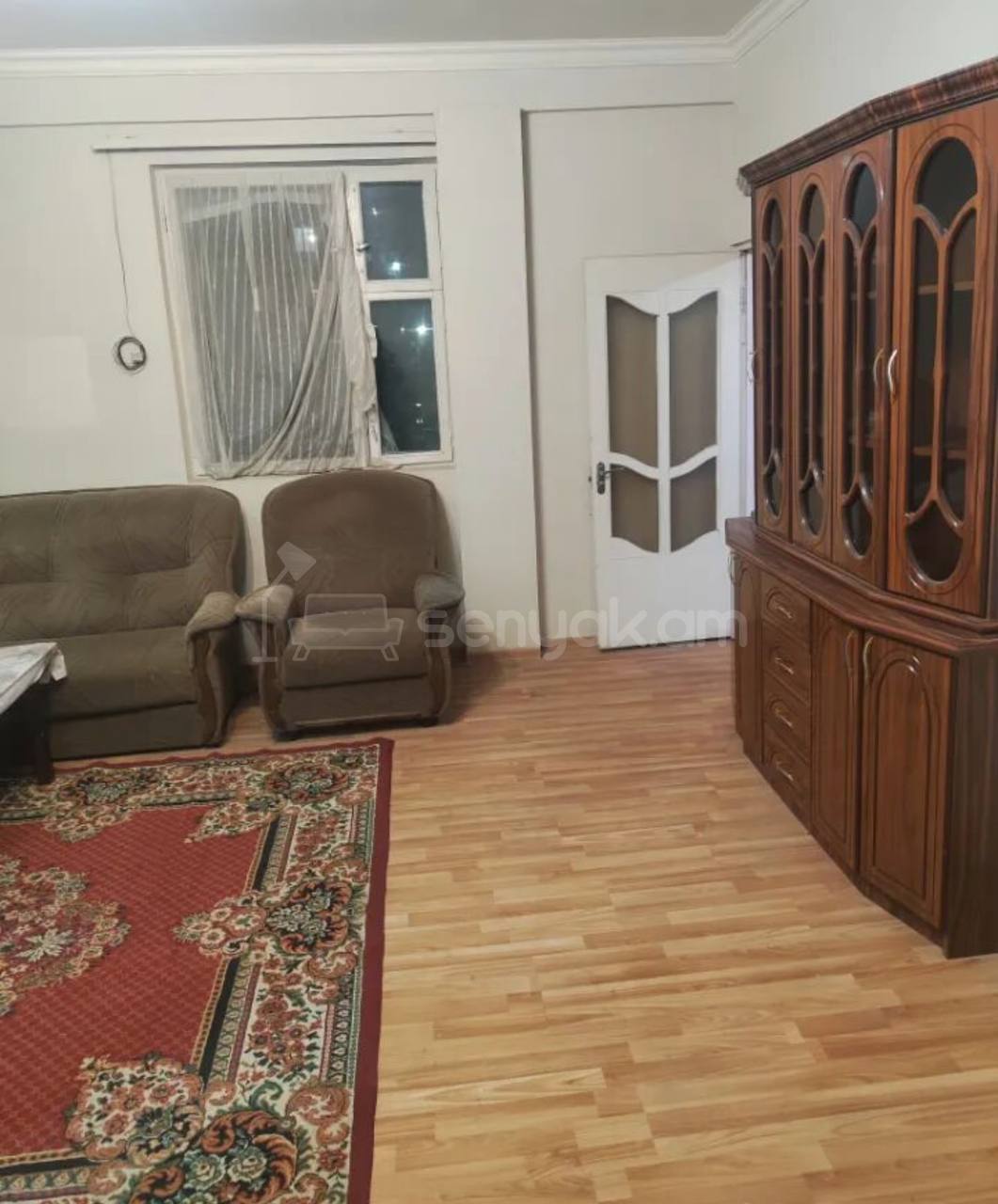 2 Սենյականոց Բնակարան Քարե Շենքում, 50քմ, 2/2 հարկ, Նորմալ Վիճակում, Կահավորված