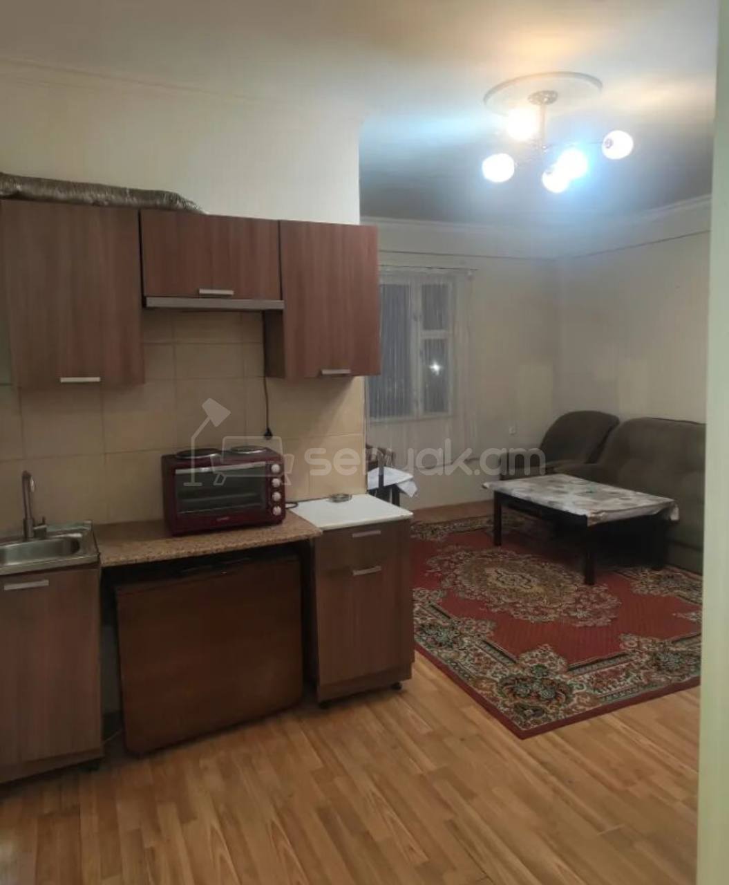 2 Սենյականոց Բնակարան Քարե Շենքում, 50քմ, 2/2 հարկ, Նորմալ Վիճակում, Կահավորված