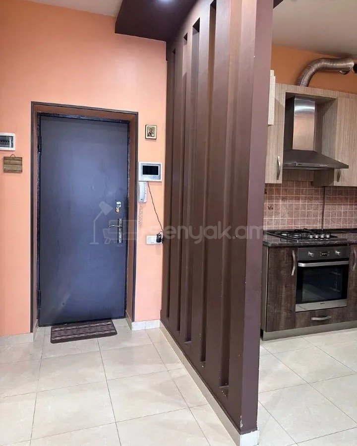 2 Սենյականոց Բնակարան Քարե Շենքում, 60քմ, 4/5 հարկ, Կապիտալ Վերանորոգված