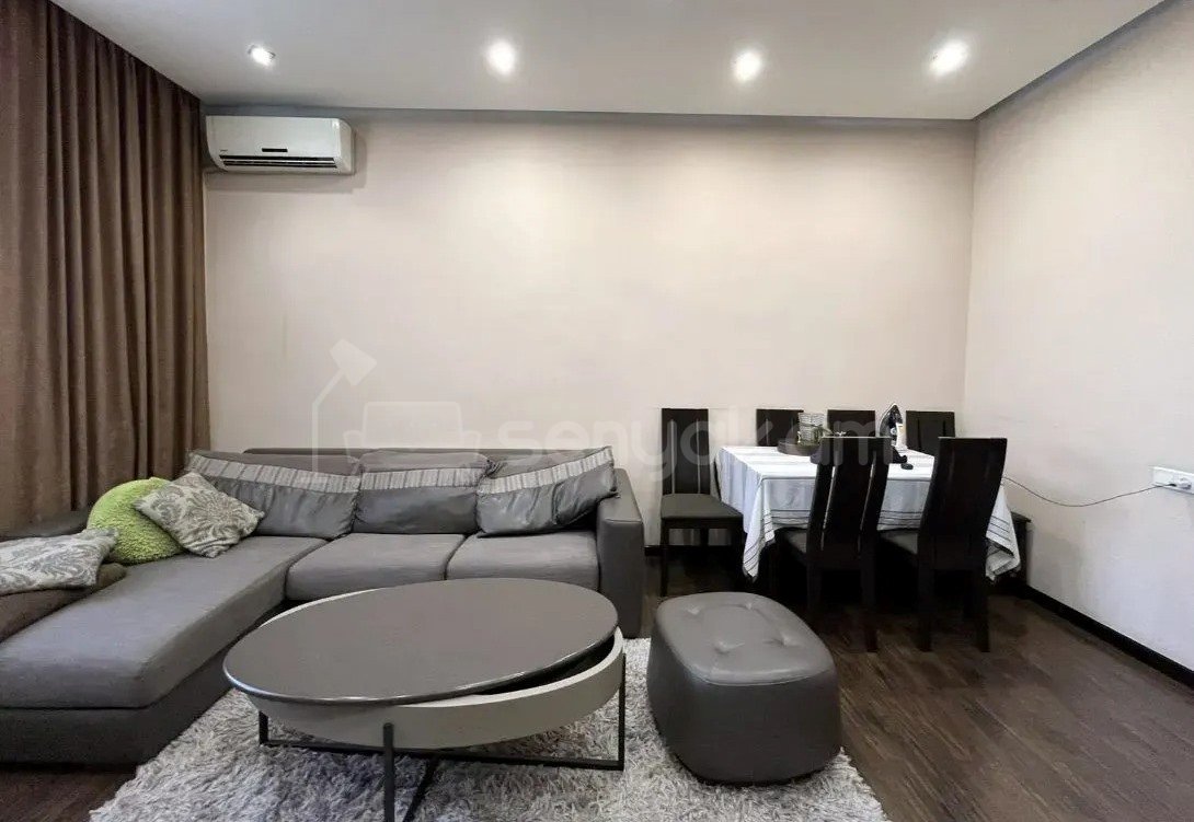 2 Սենյականոց Բնակարան Քարե Շենքում, 60քմ, 4/5 հարկ, Կապիտալ Վերանորոգված