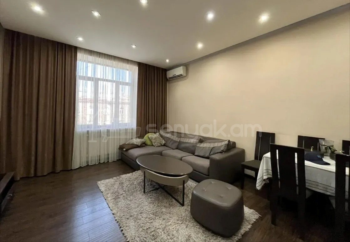 2 Սենյականոց Բնակարան Քարե Շենքում, 60քմ, 4/5 հարկ, Կապիտալ Վերանորոգված