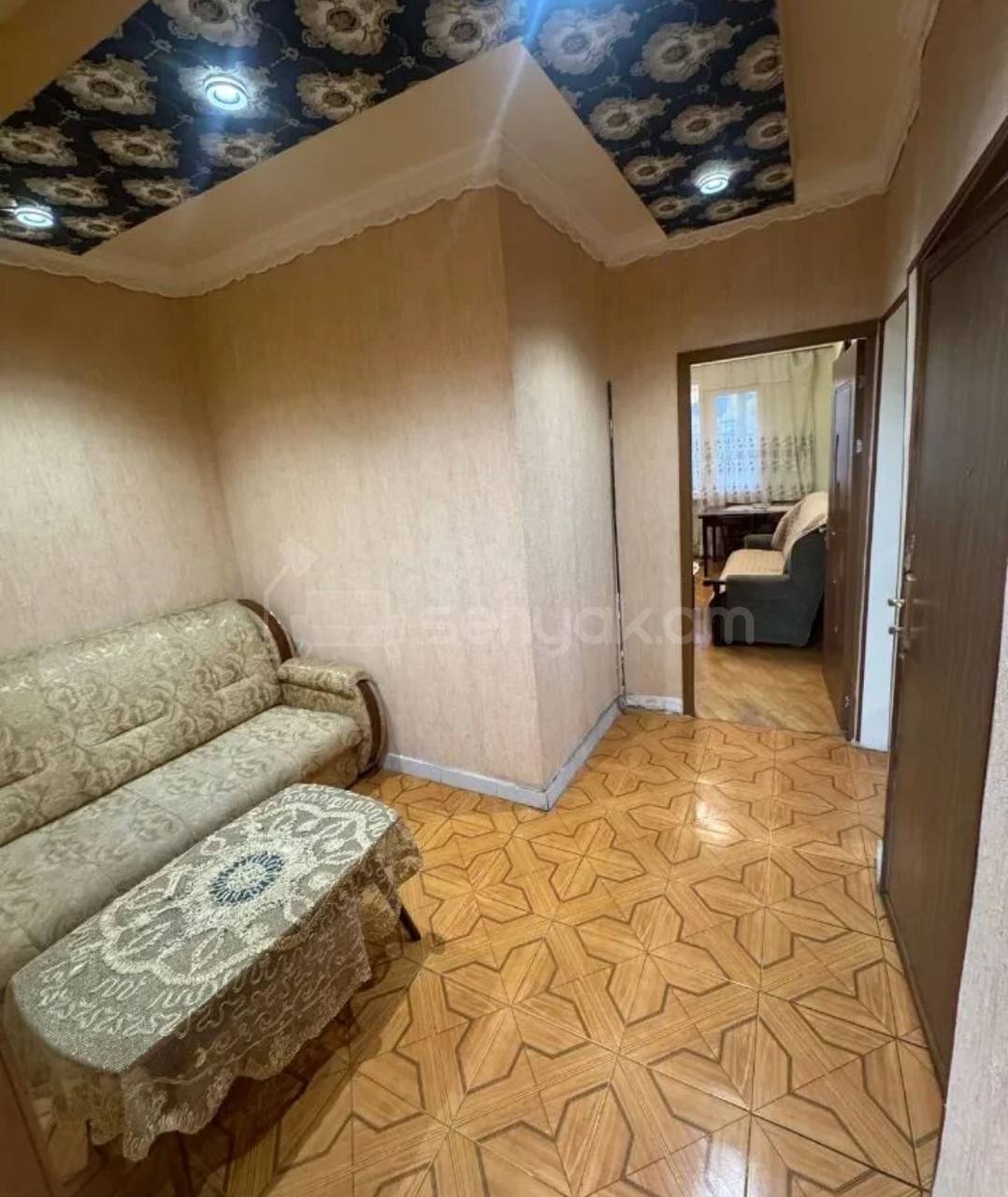 2 Սենյականոց Բնակարան Քարե Շենքում, 65քմ, 3/5 հարկ, Նորմալ Վիճակում, Կահավորված, Արևկող