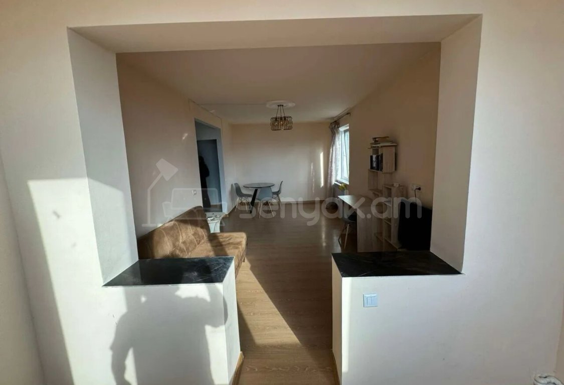 2 Սենյականոց Բնակարան Քարե Շենքում, 54քմ, 5/5 հարկ, Կապիտալ Վերանորոգված, Կահավորված, Արևկող