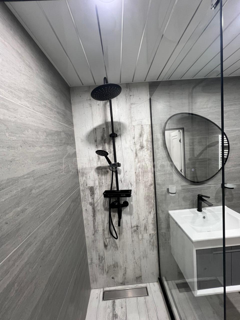 2 Սենյականոց Բնակարան Քարե Շենքում, 50քմ, 3/5 հարկ, Դիզայներական Վերանորոգված