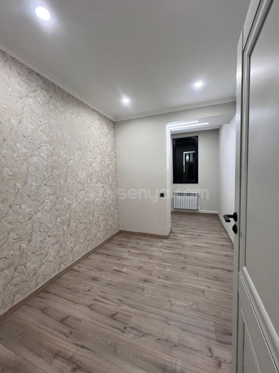 2 Սենյականոց Բնակարան Քարե Շենքում, 50քմ, 3/5 հարկ, Դիզայներական Վերանորոգված